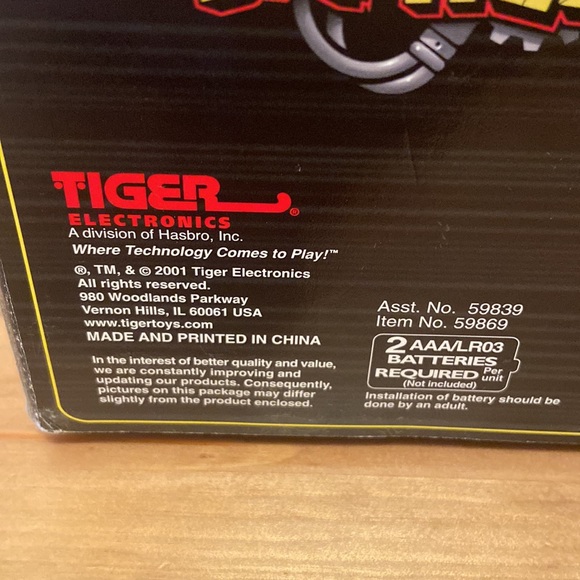 2001 Battlebots Bump N' Bash Bots TORO & ATOMIC WEDGIE Arena. - Picture 3 of 6